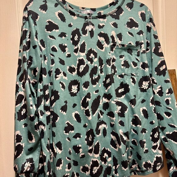 Blue Leopard Long Sleeve Shirt NWT L - Picture 2 of 3